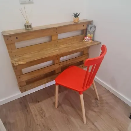 Rustic Beato 2br Lejlighed *